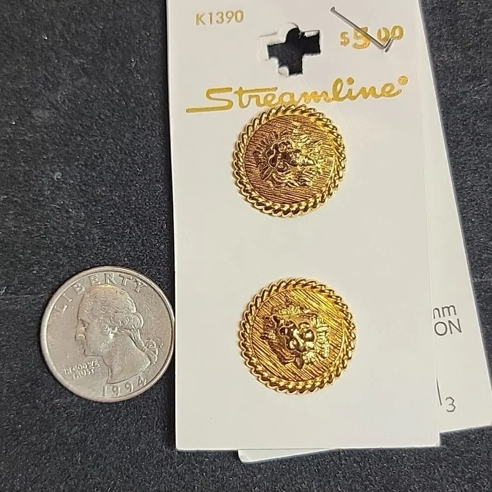 Streamline Vintage Shiny Gold Metal Lion Heads Button  #K1390
